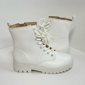Soda Firm Ankle Boot, All white, size 7 - Good condition